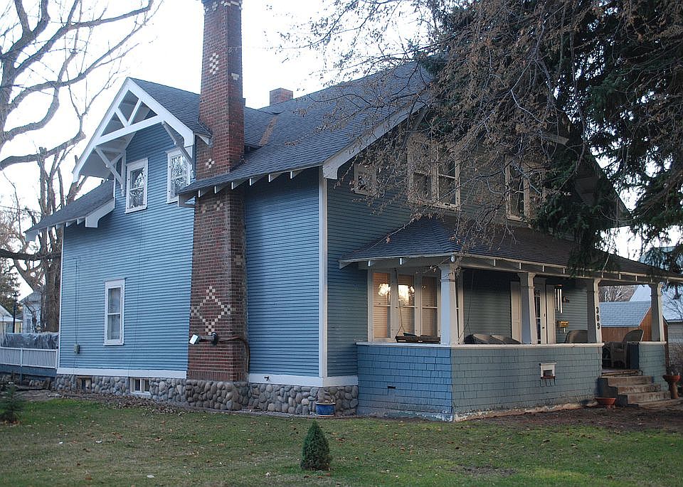 309 W Montana St, Lewistown, MT 59457 Zillow