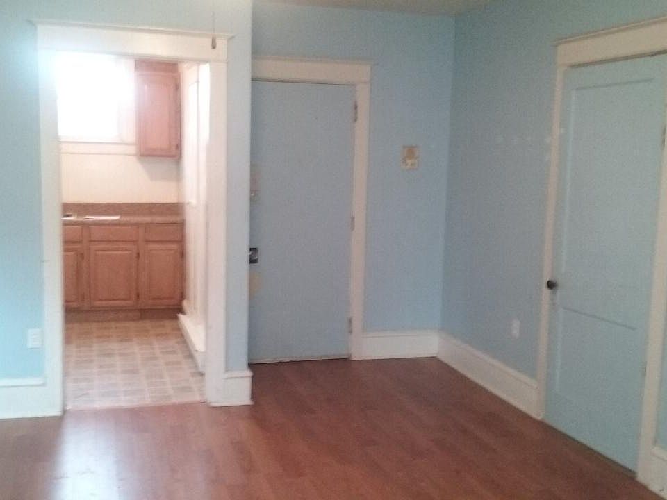 2nd image of 230 E Church St