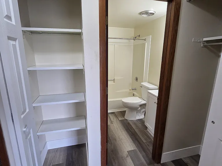 100 W Grove St #3 — Photo 2