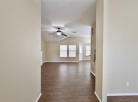 5th image of 245 Cotton Dr