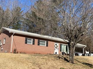 1882 Guildwood Pl, Hudson, NC 28638