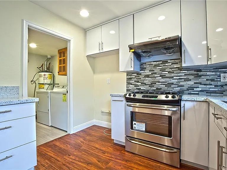 1st image of 799 Windwood Dr