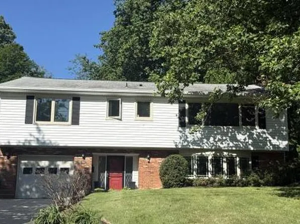 105 Poplar Dr, Falls Church, VA 22046