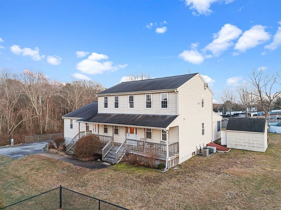 1st image of 7 Deerfield Ln
