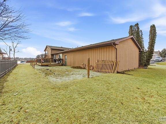 4th image of 1238 Lakewood Dr