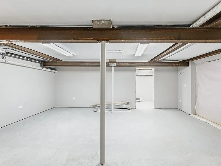2404 Ridge Ave — Photo 15