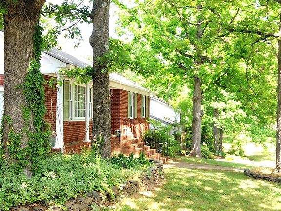 2nd image of 424 Deer Creek Dr