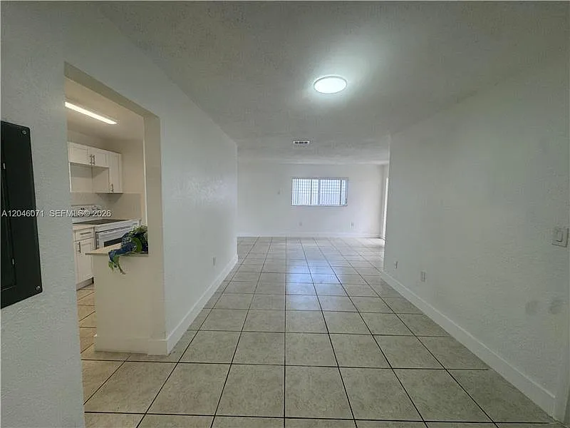 Studio, 5.0 bath, 1959 sqft, $3,500 — Photo 3