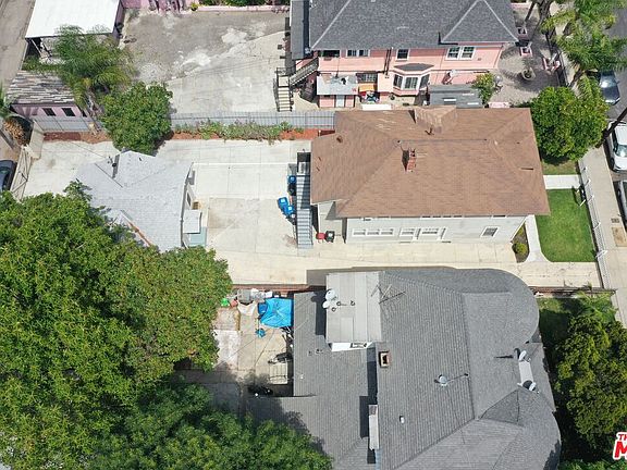 2nd image of 1703 S Burlington Ave