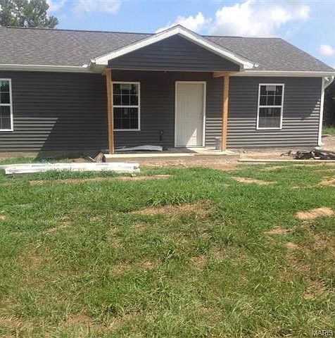 1st image of 202 Cypress Dr