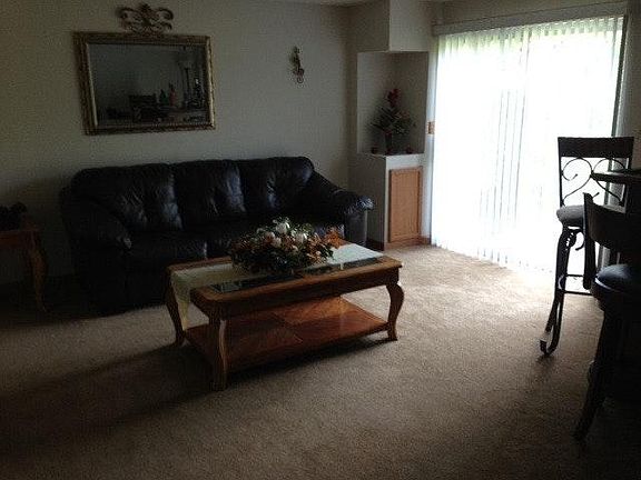 5th image of 2240 Woodside Dr