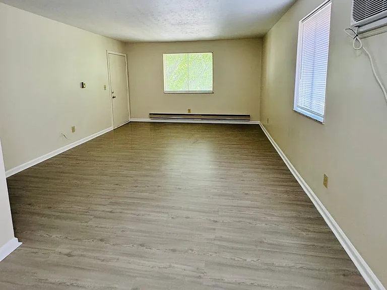 1408 Jackson Ln — Photo 4