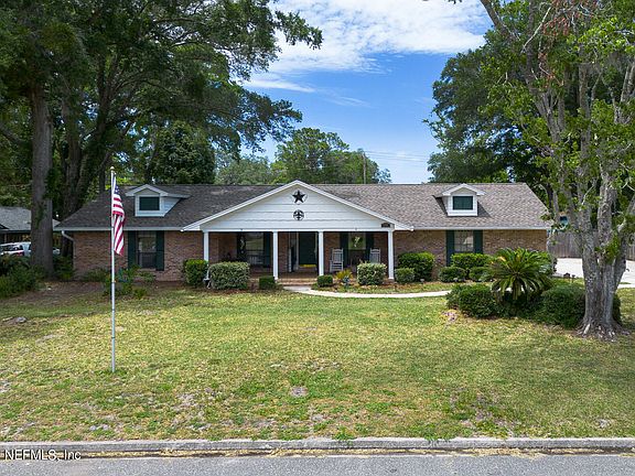 3rd image of 2206 GLENCOE Drive