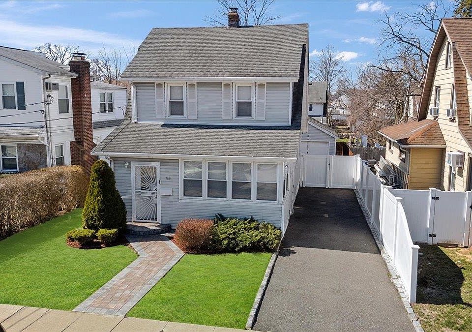 1st image of 95 Weberfield Avenue