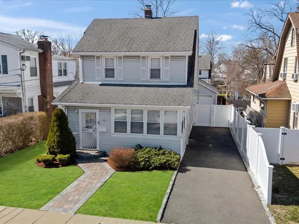 95 Weberfield Avenue, Freeport, NY 11520