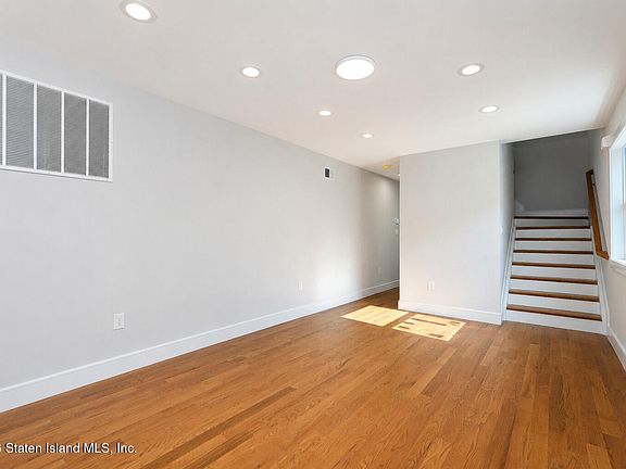 5th image of 212 Holden Blvd