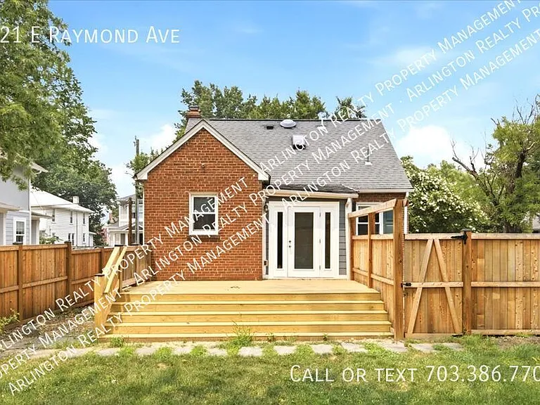 121 E Raymond Ave — Photo 35