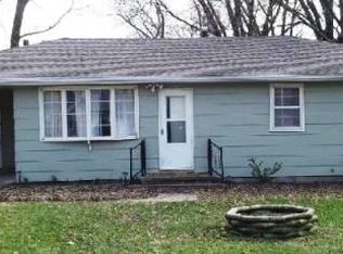 566 W Tidball Ave, Centralia, MO 65240