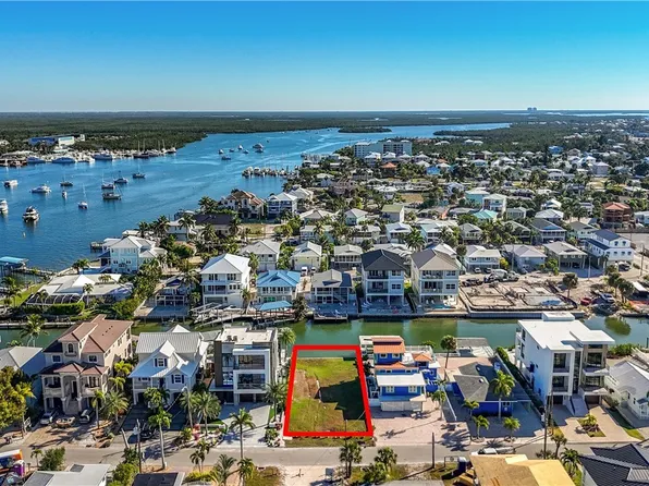 441 Palermo Cir, Fort Myers Beach, FL 33931