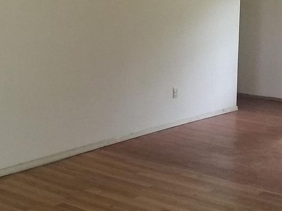 2nd image of 212 S Vann St