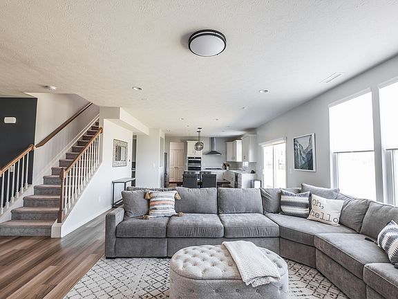 4th image of 6018 Flagler Ln