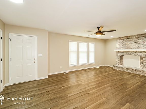 4th image of 3200 SE 6th Ct