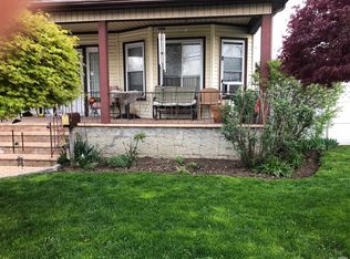 72 Cottage Pl, Mineola, NY 11501