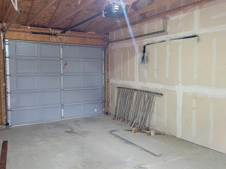 550 E Kipp Ave — Photo 9