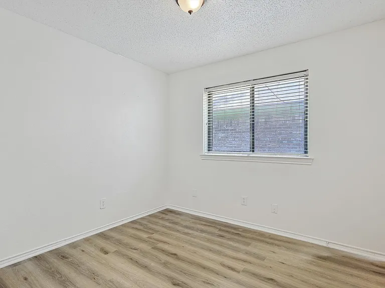 5137 Shoregate Dr — Photo 6