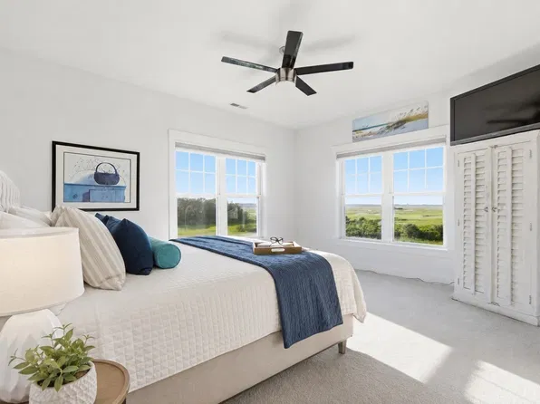 233 Beach Rd #B1, Salisbury, MA 01952