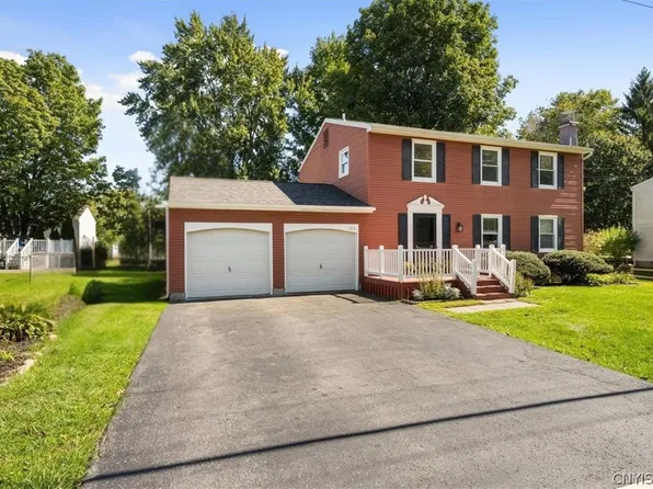 122 Smokey Hollow Rd, Baldwinsville, NY 13027