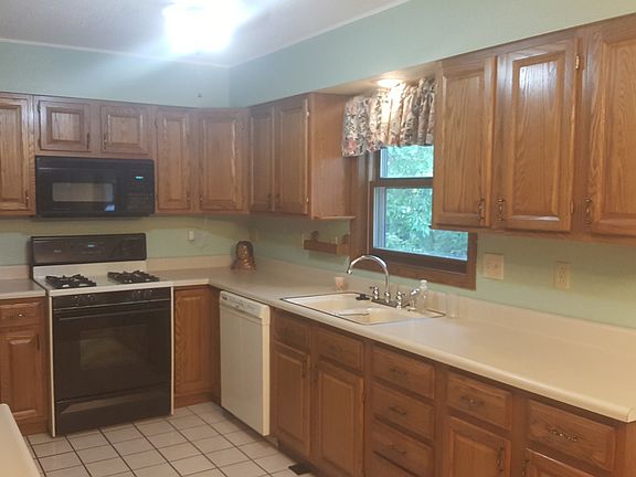 2nd image of 7 Brassfield Dr