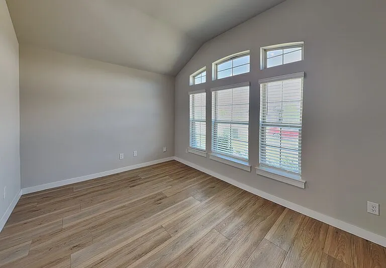 1106 Holly St — Photo 16