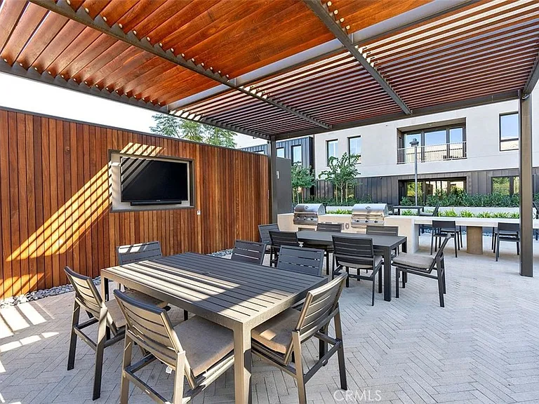 4407 Rivington — Photo 31