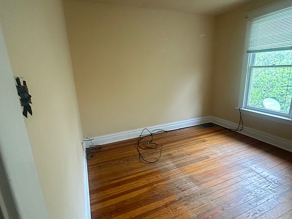 3rd image of 1445 N Milwaukee St