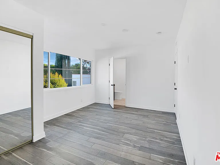 1610 S Beverly Glen Blvd #7 — Photo 10
