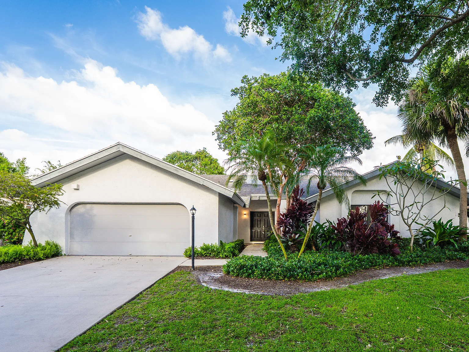 4 bed, 3.5 bath, 2869 sqft, $8,000 — Photo 3