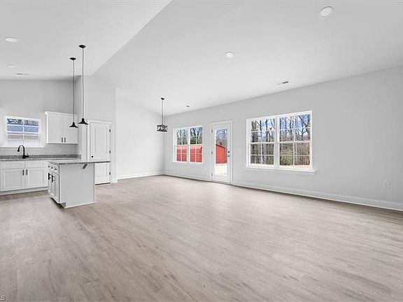 2nd image of 852 Deadmon Rd