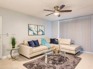 11165 SW 6th St APT 105, Pembroke Pines, FL 33025