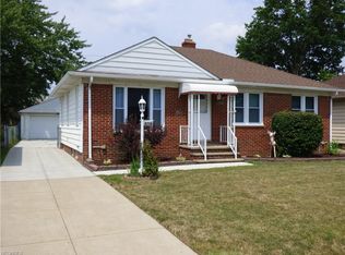 8210 Lanyard Dr, Parma, OH
