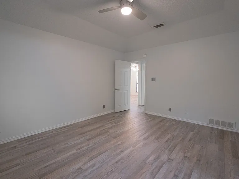 8201 Llano Ave — Photo 19