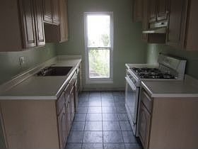 3rd image of 1001 View Dr