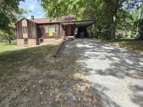 1130 W Walkup Ave, Carbondale, IL 62901