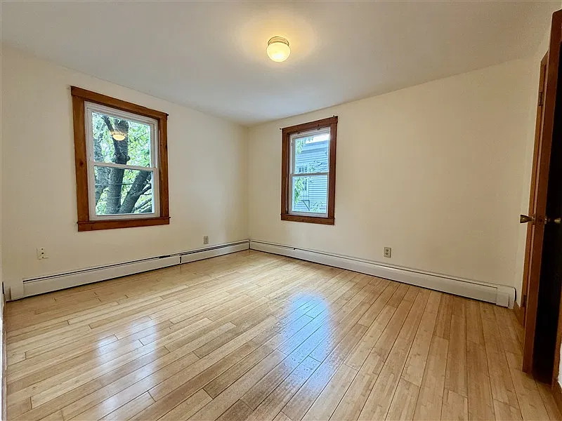 4 bed, $4,100 — Photo 2