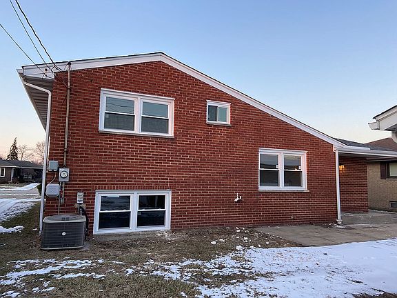 2nd image of 3646 Manor Dr