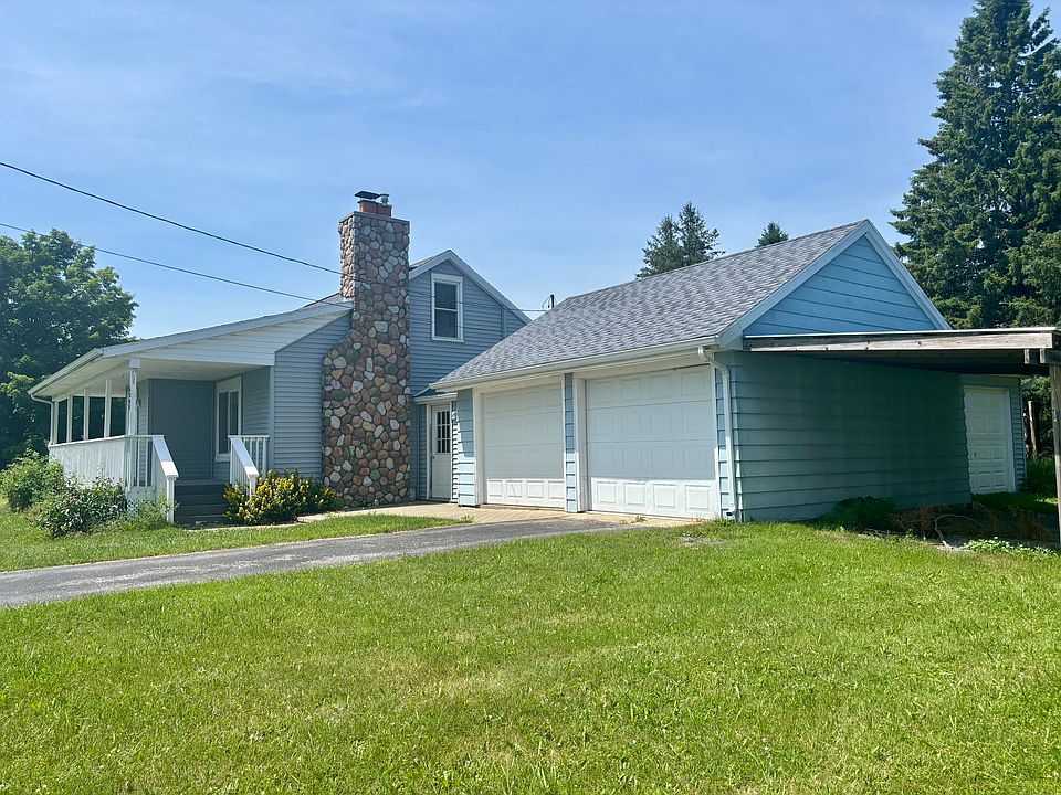 1st image of 5098 Bamfield Rd