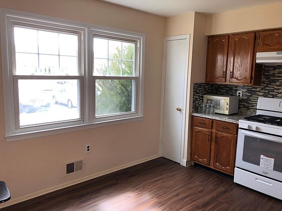 4th image of 11 Orchid Ct