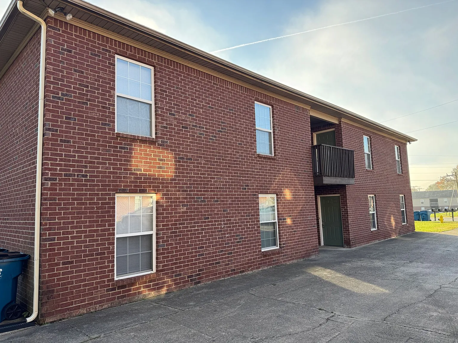 230HIG — Photo 1