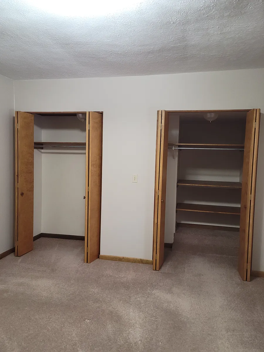 Building Photo - College Ave NE