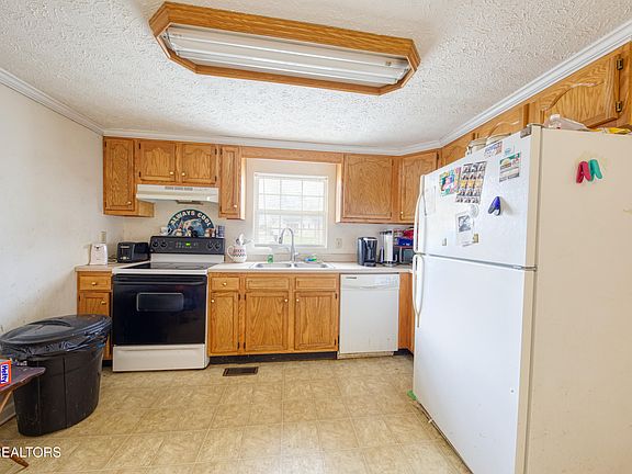 5th image of 2225 Madison Rd